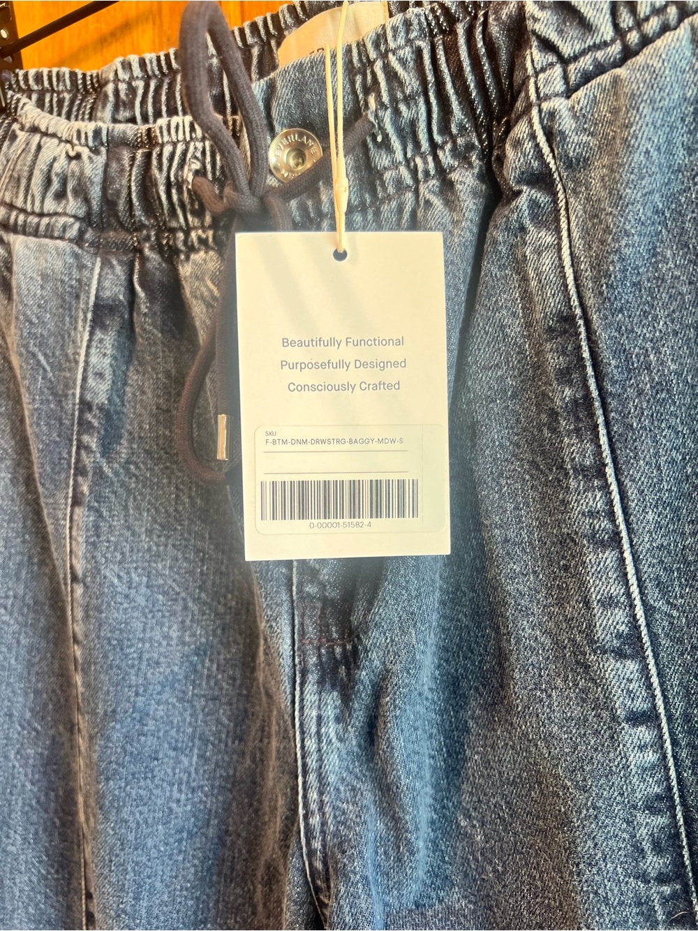 Wide-Leg Drawstring Jeans - Picture 7 of 8